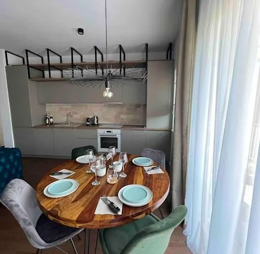 One Bedroom S Апартаменти